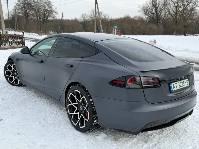 Tesla Model S - фото 4