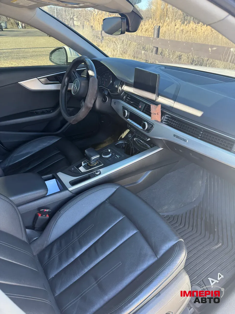 Audi A4 - фото 5