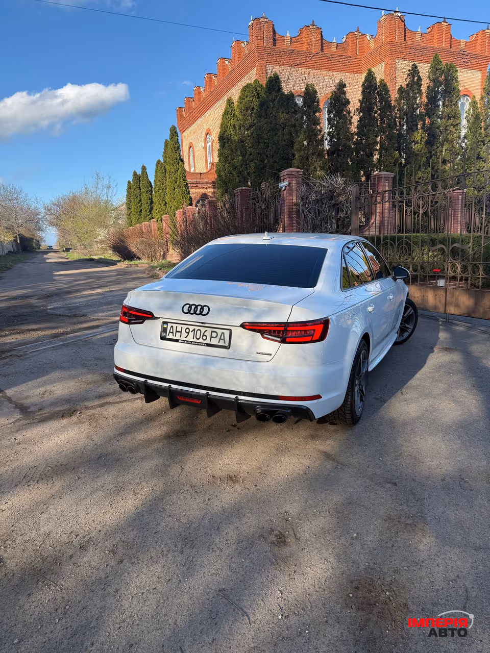 Audi A4 - фото 4