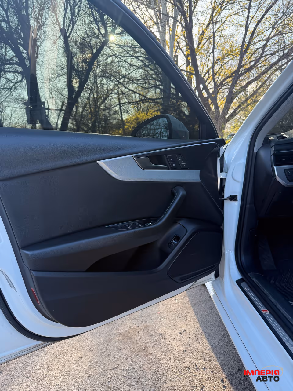 Audi A4 - фото 9