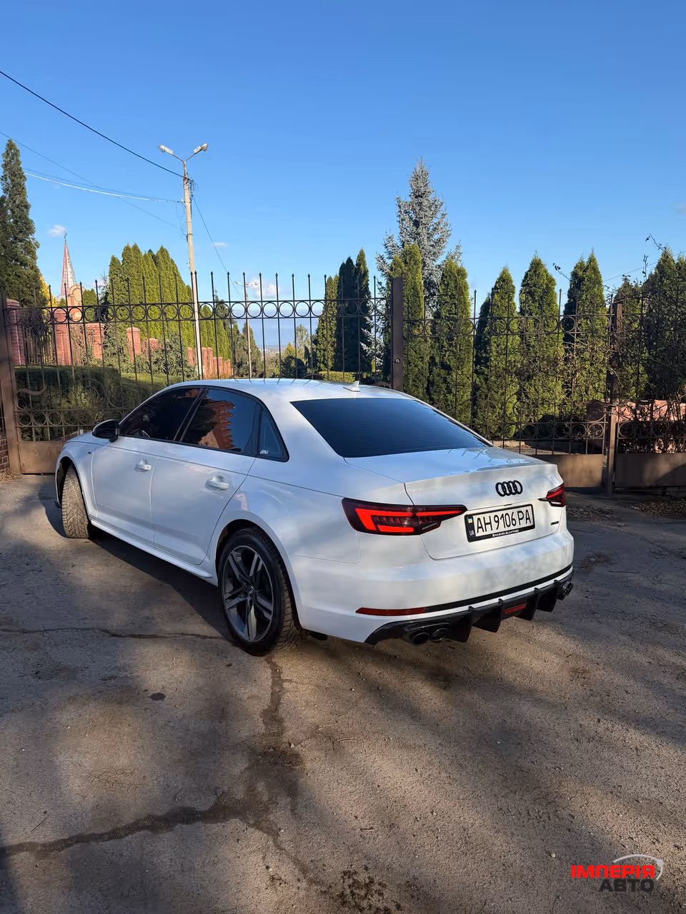 Audi A4 - фото 5