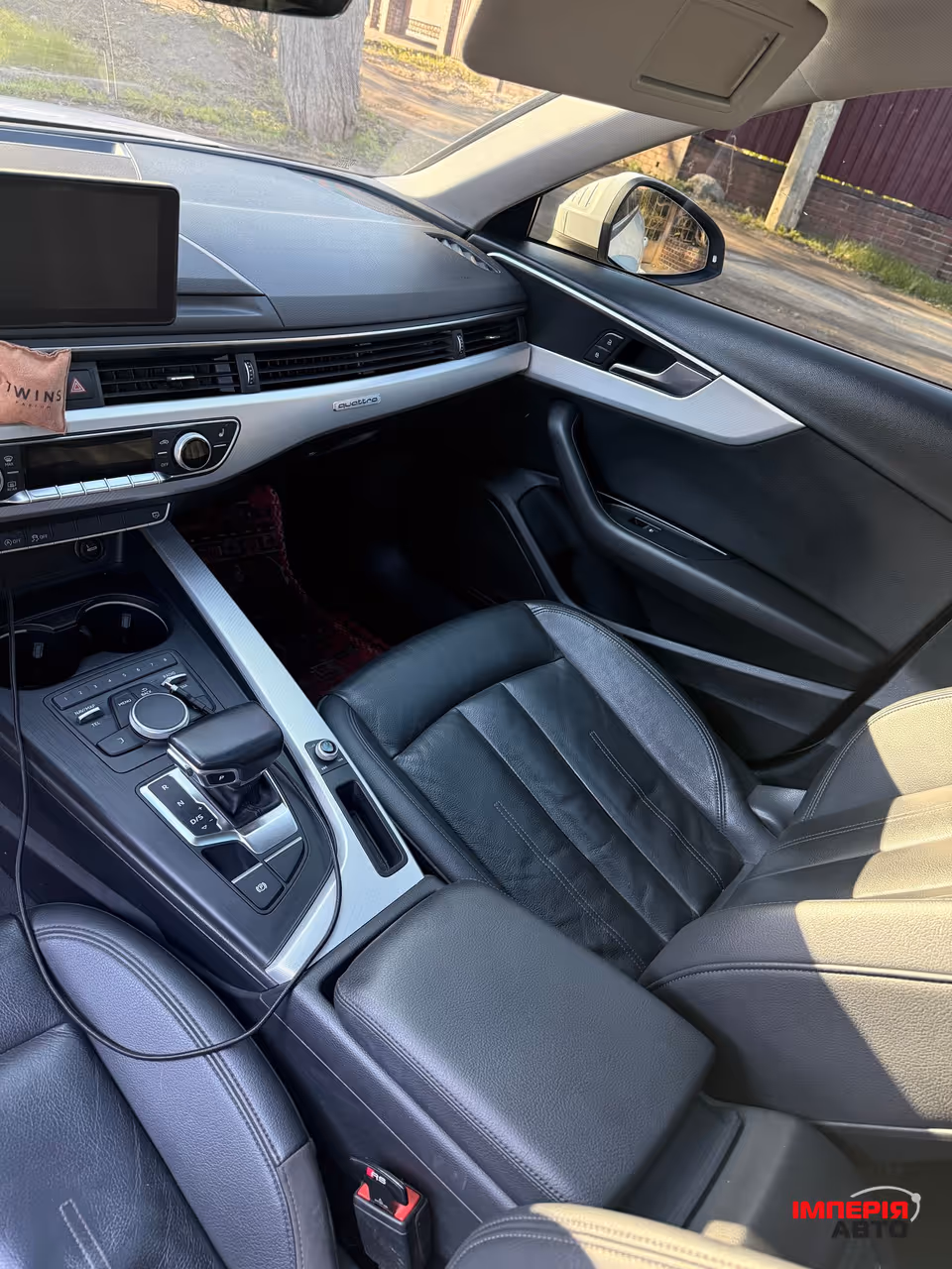 Audi A4 - фото 10