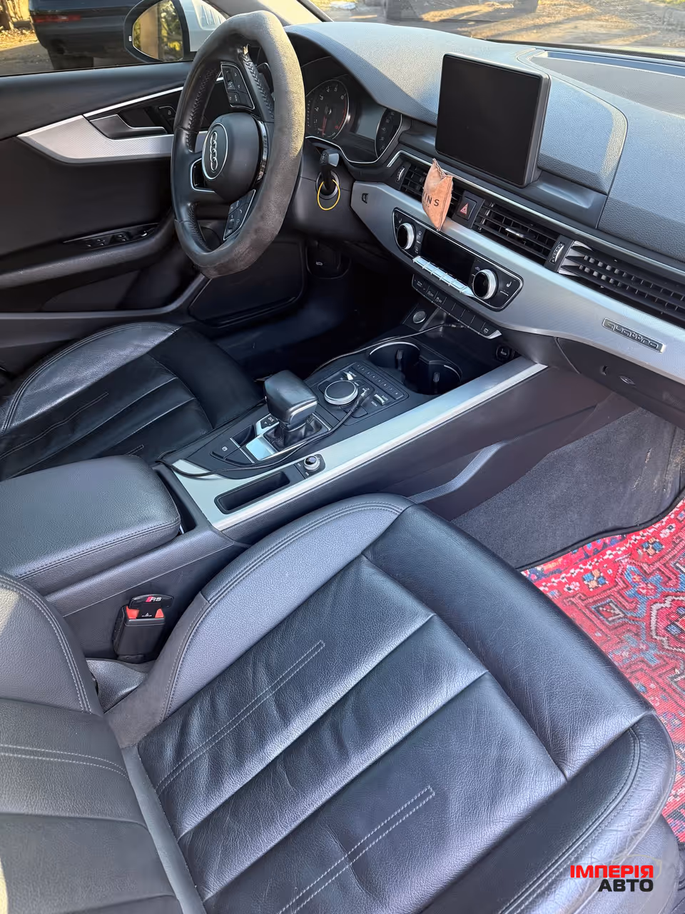 Audi A4 - фото 13