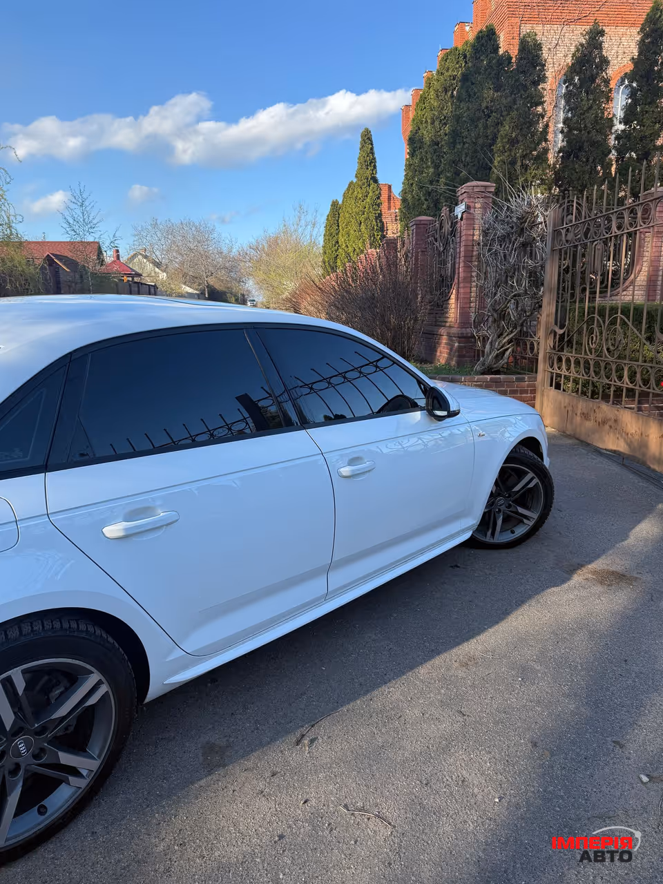 Audi A4 - фото 7