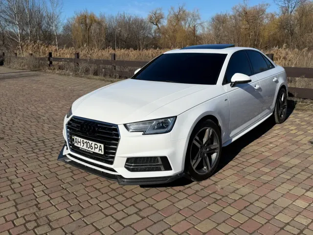 Audi A4 - фото 1