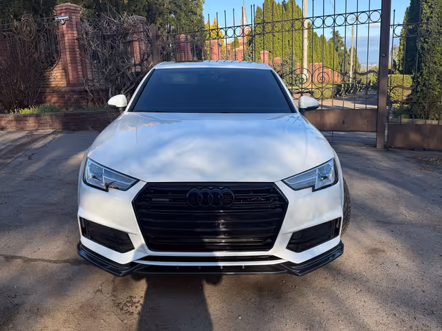 Audi A4 - фото 2
