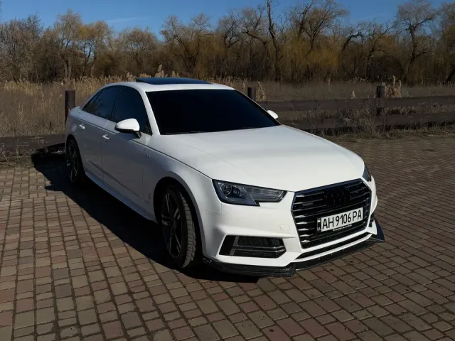 Audi A4 - фото 2