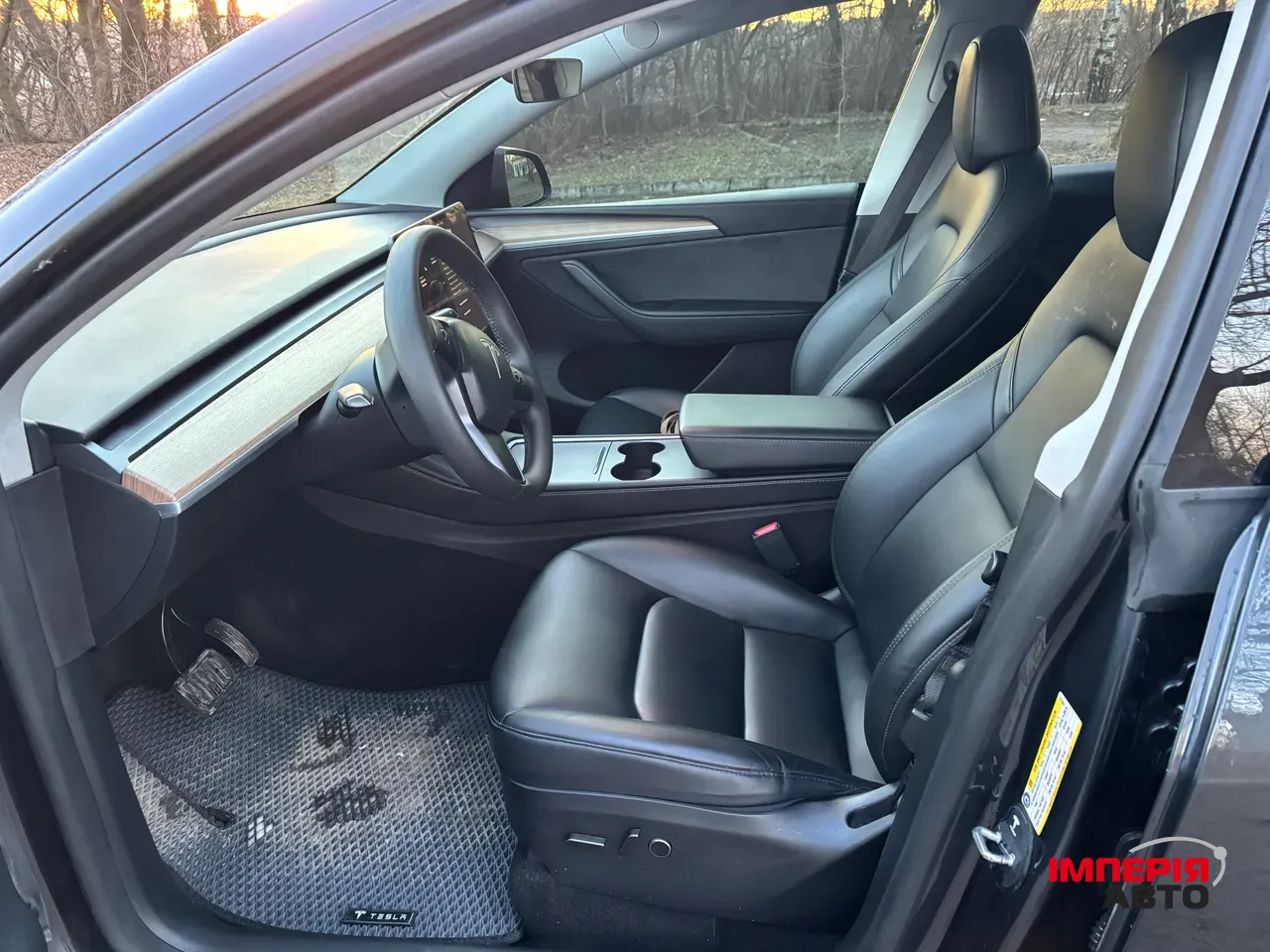 Tesla Model Y - фото 14