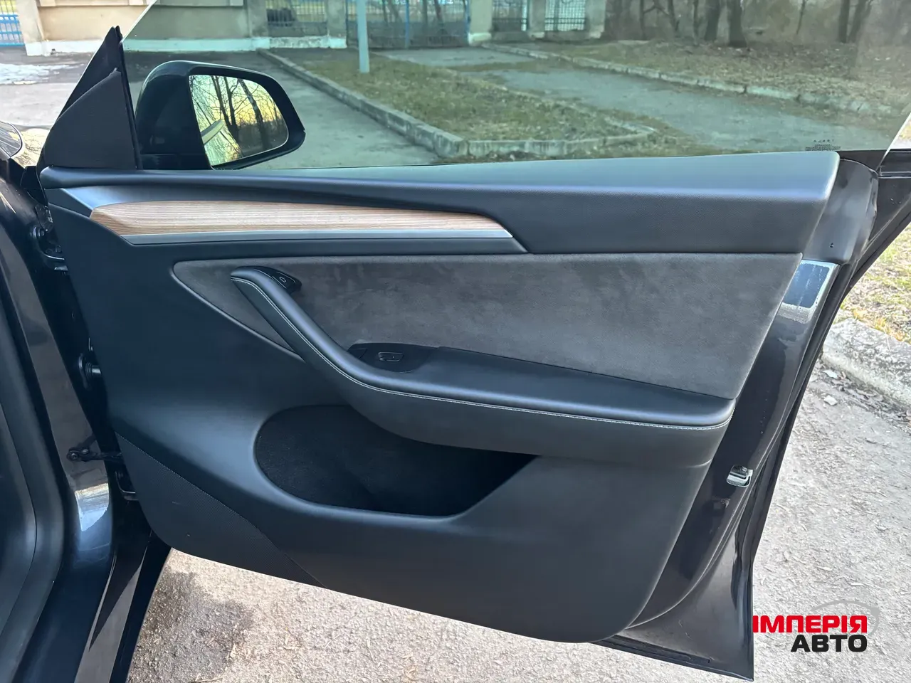 Tesla Model Y - фото 24