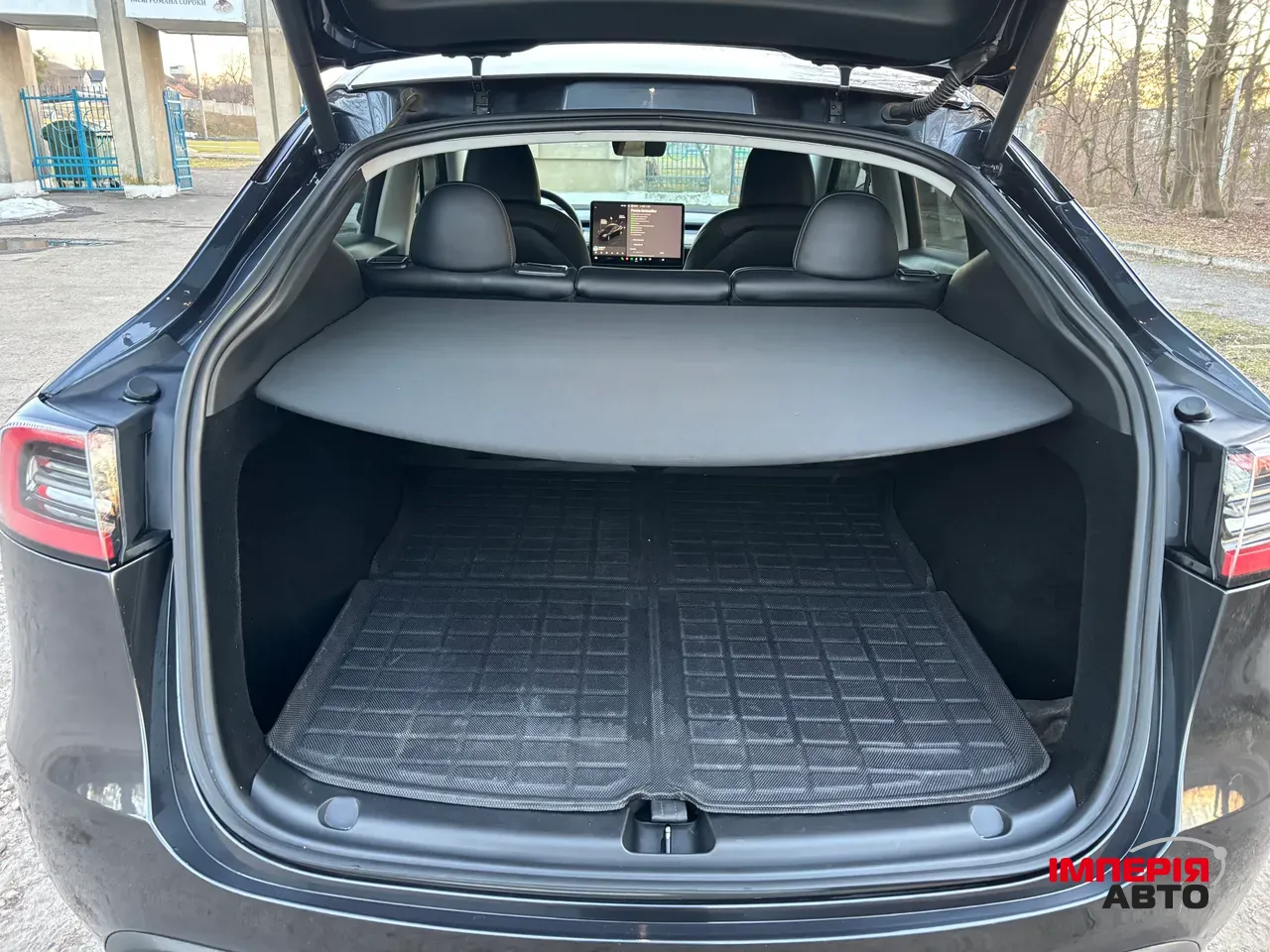 Tesla Model Y - фото 12