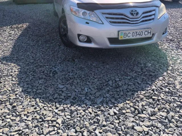 Toyota Camry - фото 3
