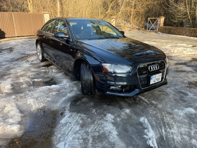 Audi A4 - фото 1