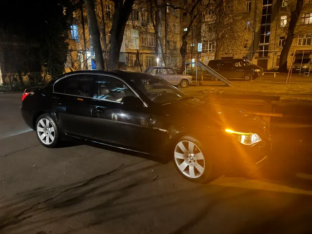 BMW 5 серії - фото 1