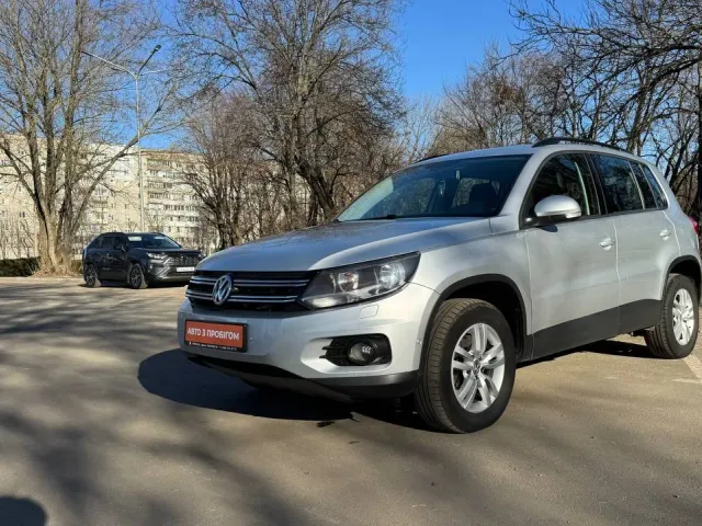 Volkswagen Tiguan - фото 1