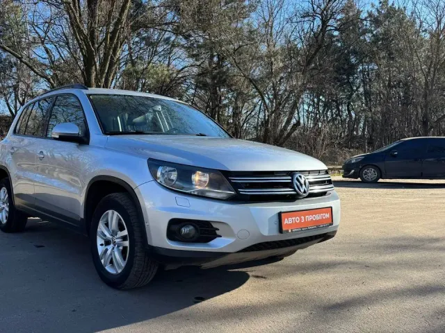 Volkswagen Tiguan - фото 3