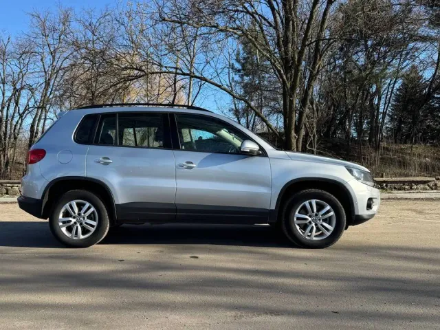 Volkswagen Tiguan - фото 4