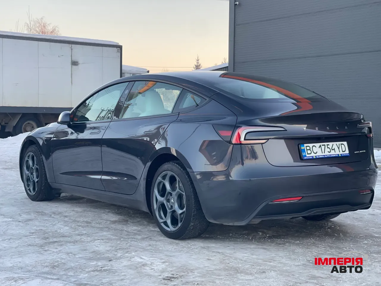 Tesla Model 3 - фото 6