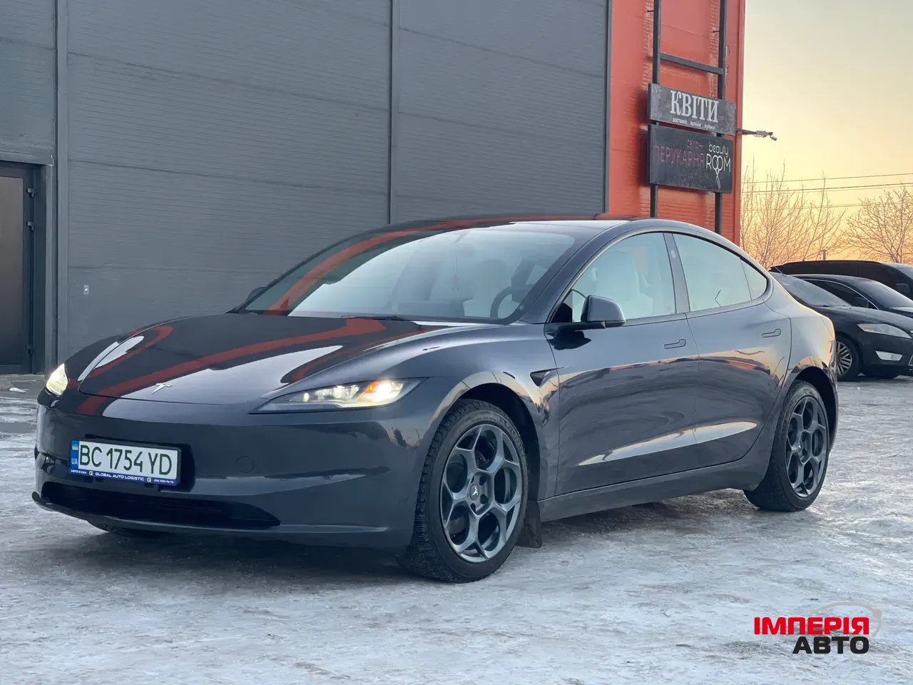 Tesla Model 3 - фото 2