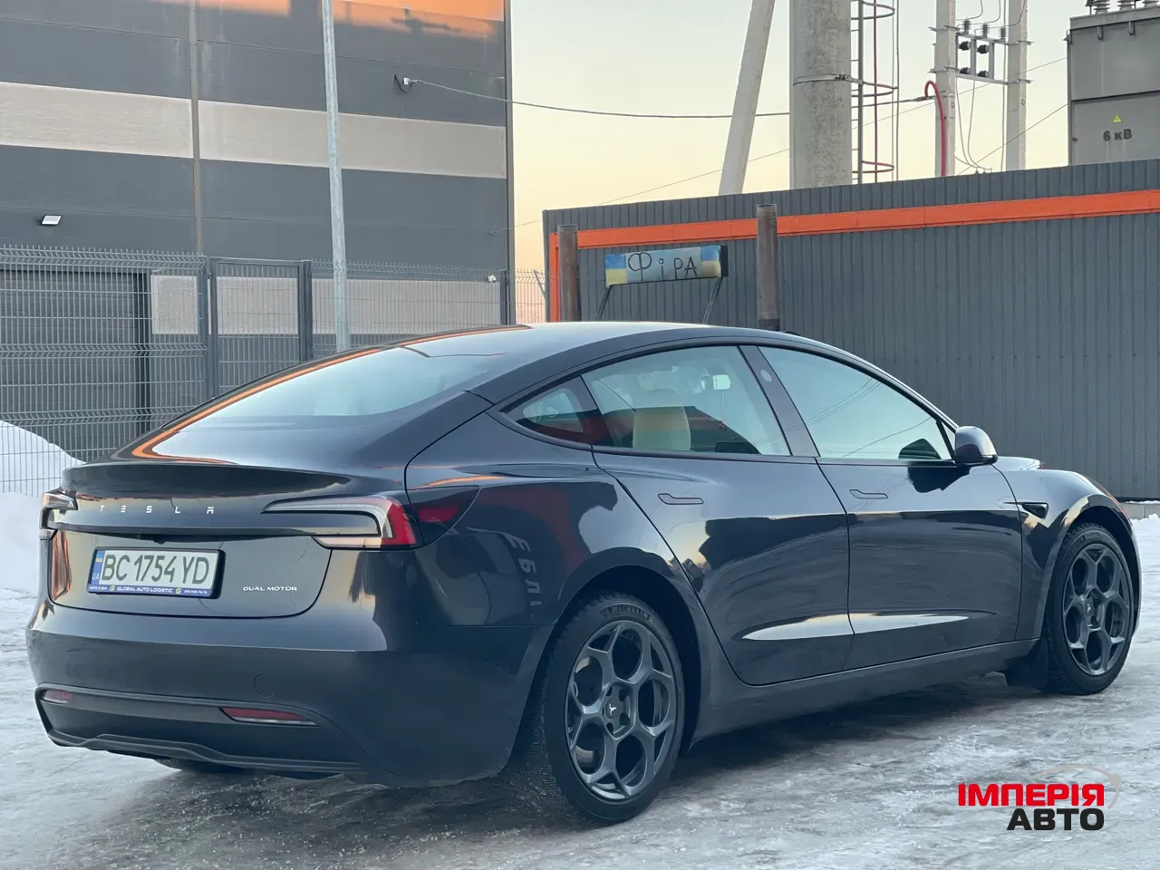 Tesla Model 3 - фото 5