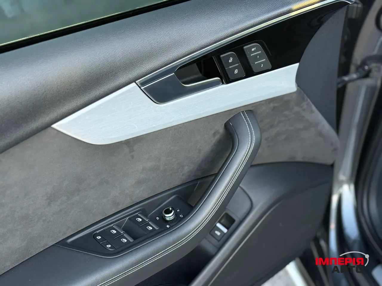 Audi A4 - фото 10