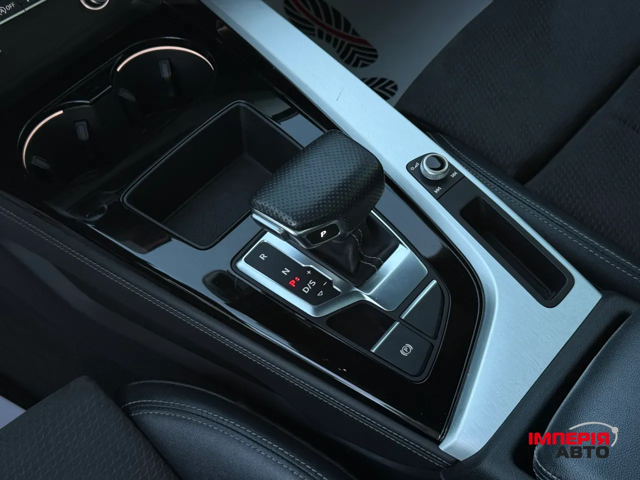 Audi A4 - фото 17