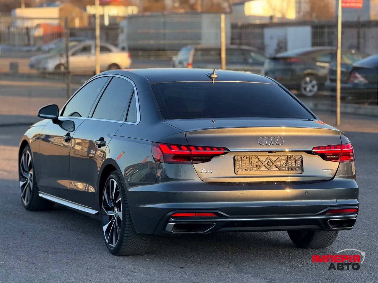 Audi A4 - фото 8