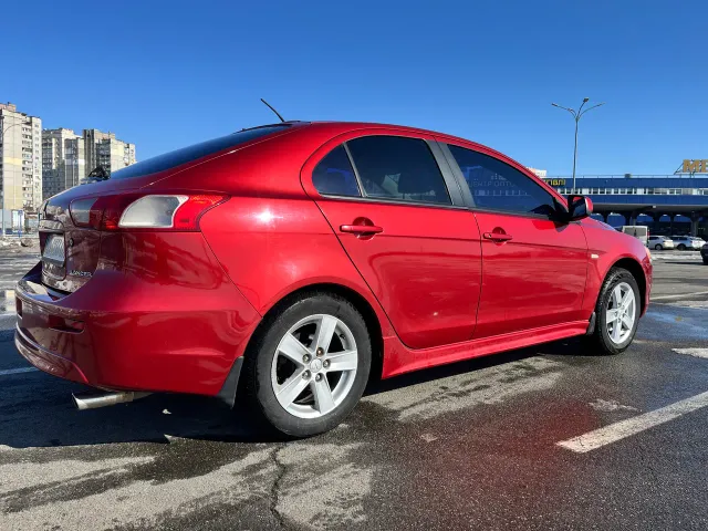 Mitsubishi Lancer - фото 2
