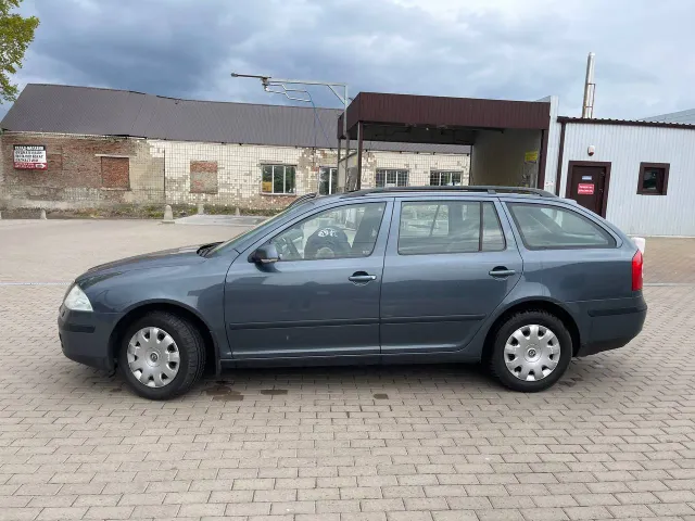Skoda Octavia - фото 4