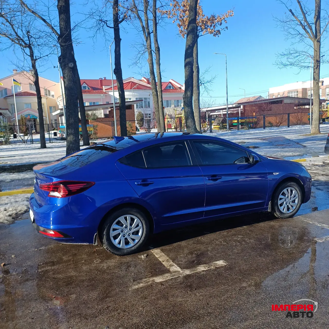 Hyundai Elantra - фото 3