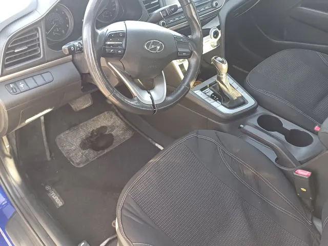 Hyundai Elantra - фото 5