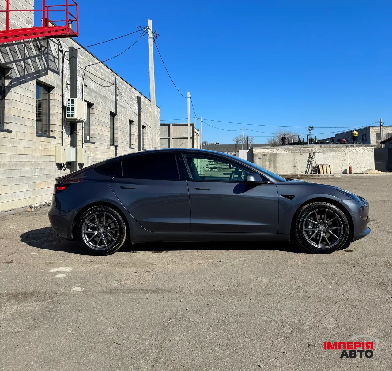 Tesla Model 3 - фото 18