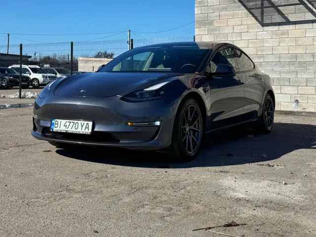 Tesla Model 3 - фото 2