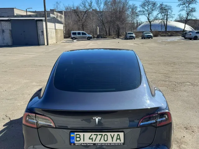 Tesla Model 3 - фото 4