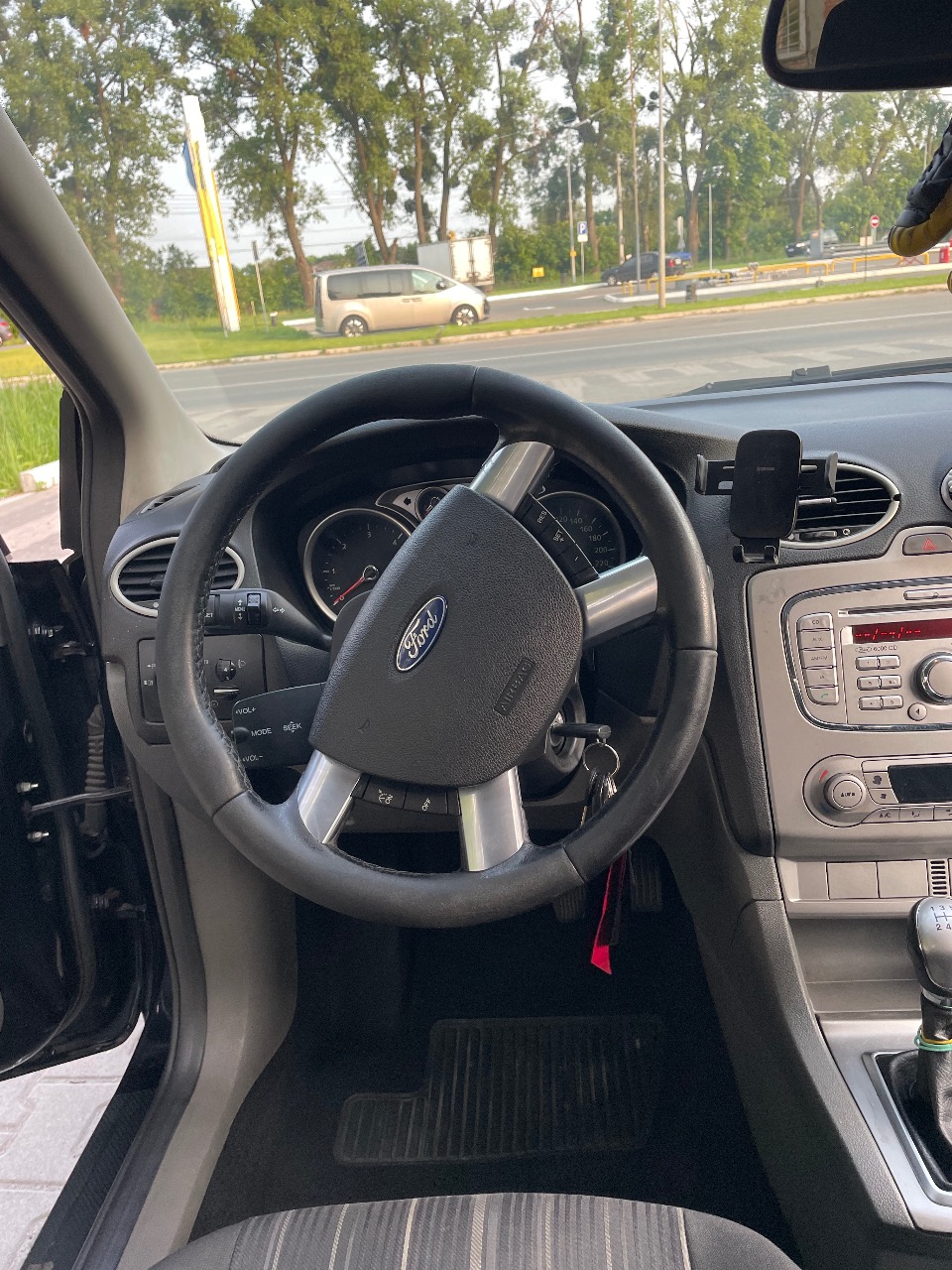 Ford Focus - фото 7