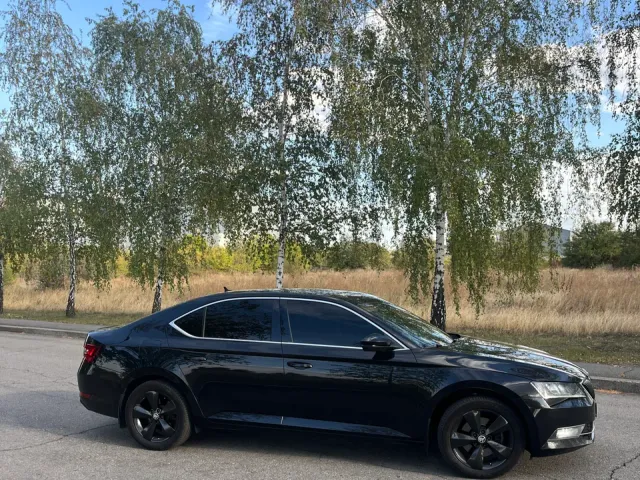 Skoda Superb - фото 1