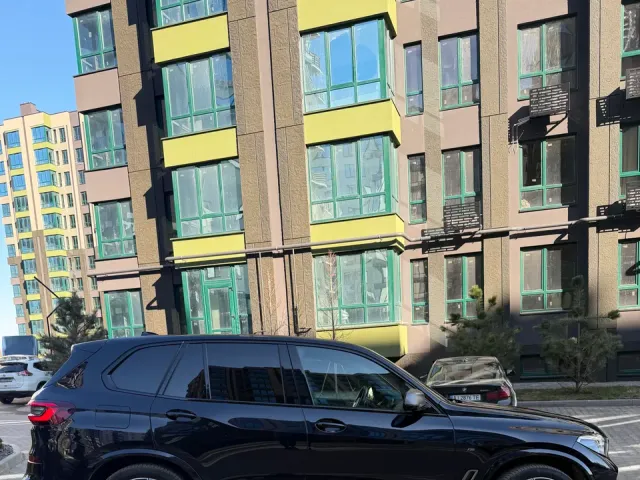 BMW X5 m50i - фото 3