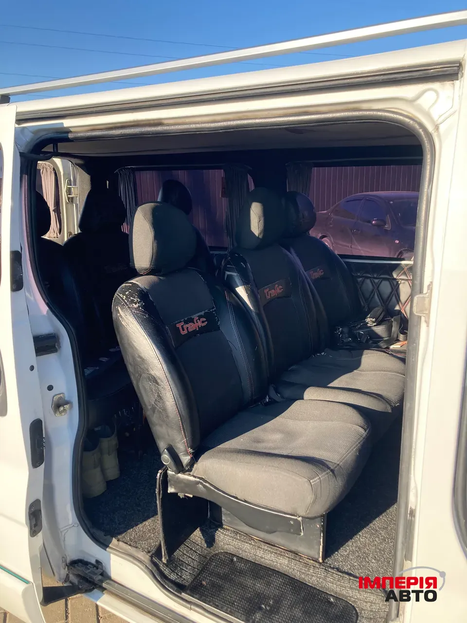 Renault Trafic - фото 11