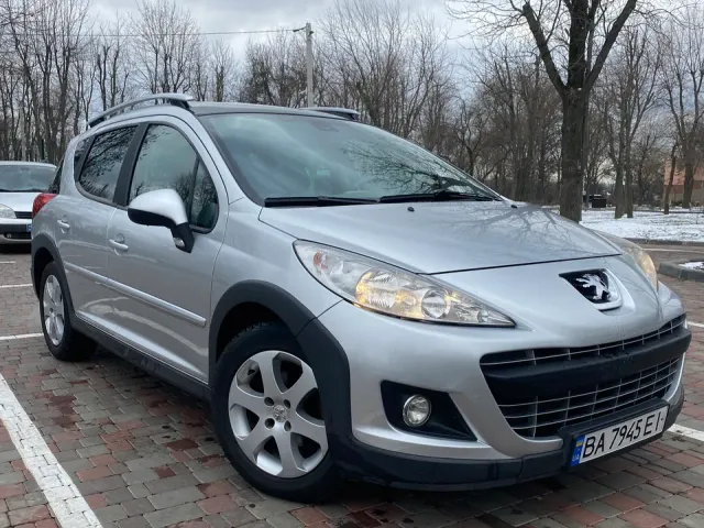 Peugeot 207 - фото 1