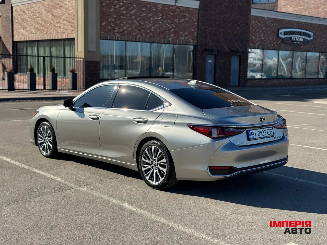 Lexus ES - фото 4