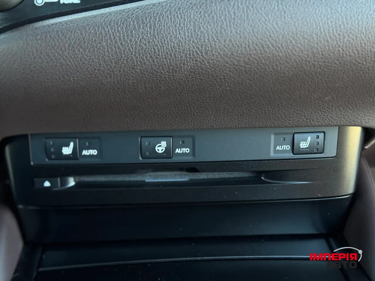 Lexus ES - фото 32