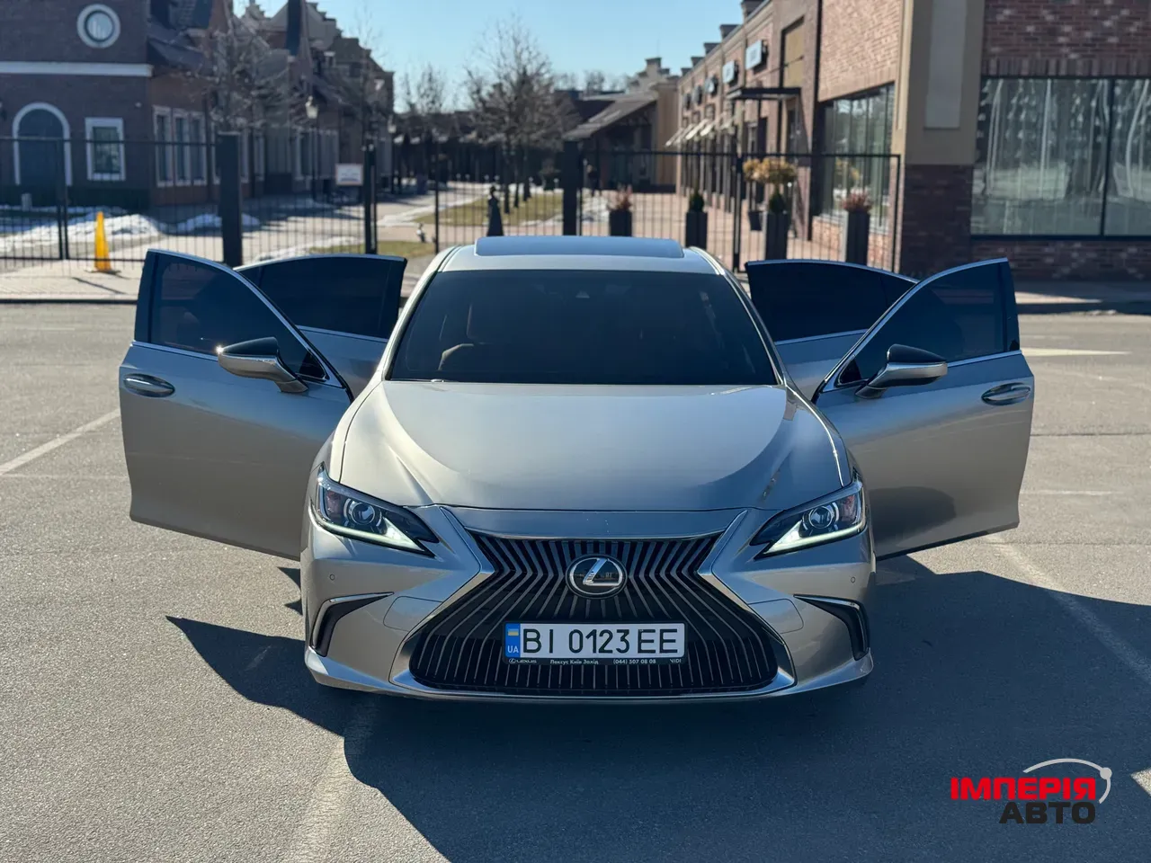 Lexus ES - фото 16