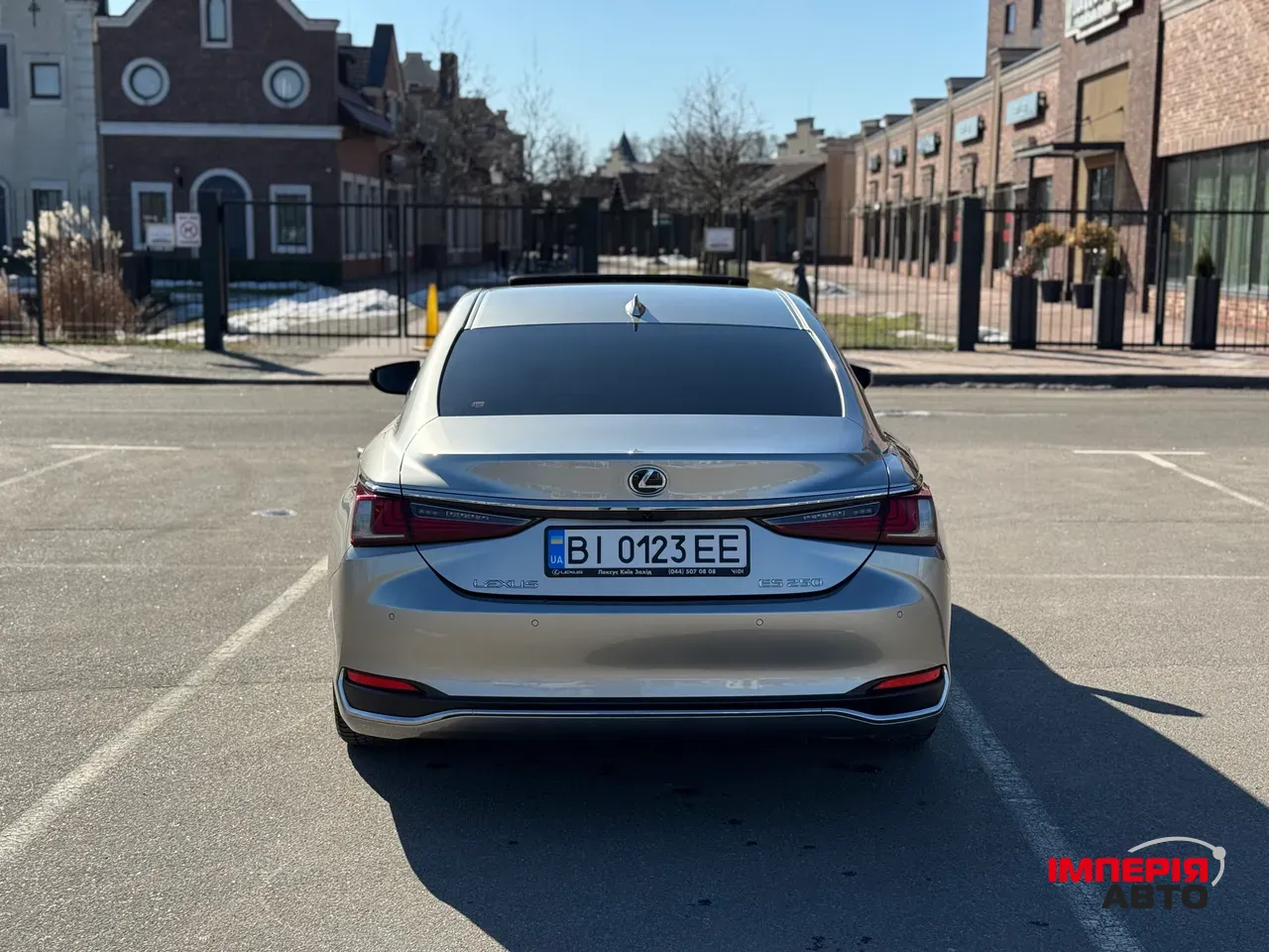 Lexus ES - фото 5