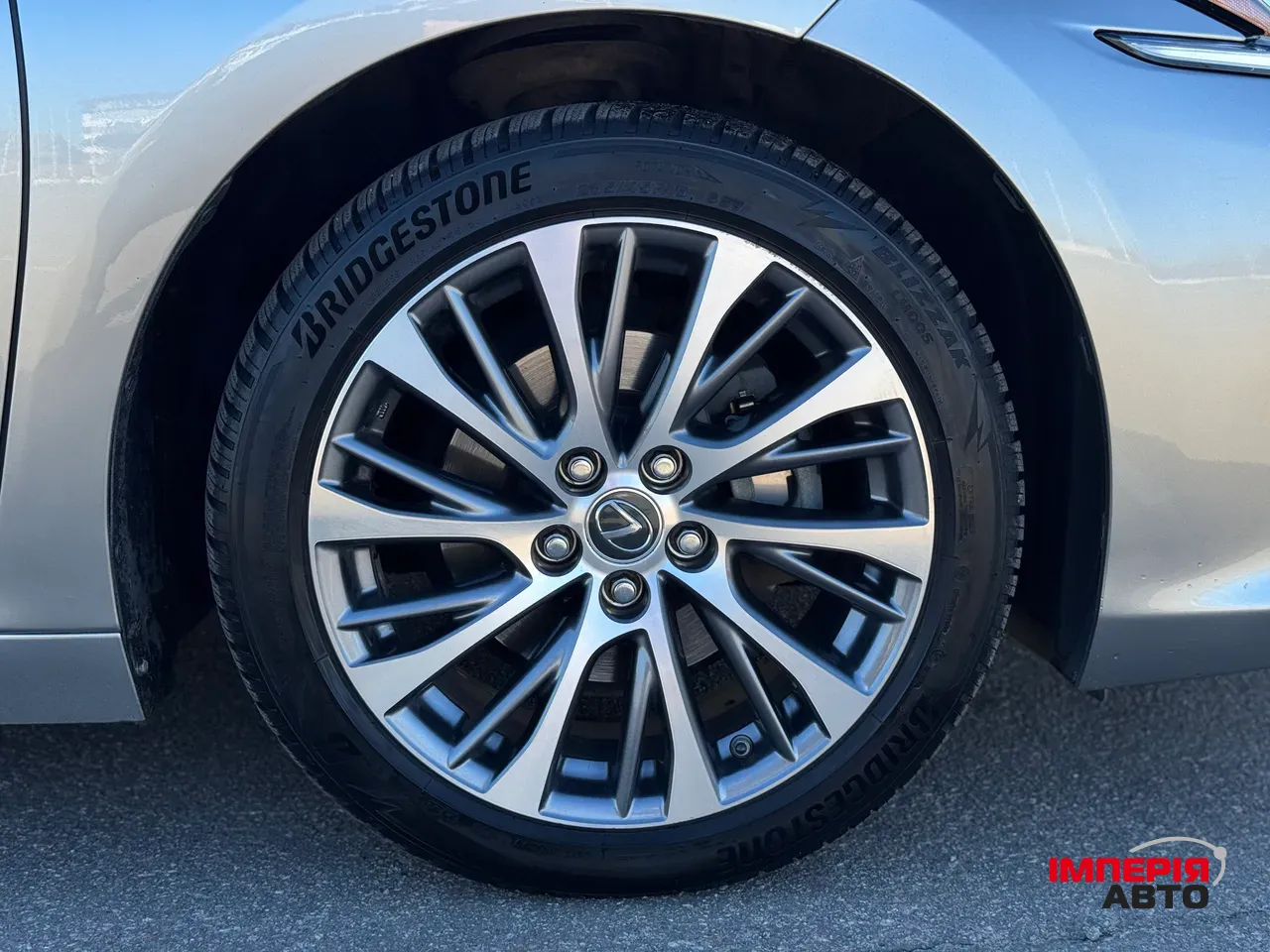 Lexus ES - фото 13