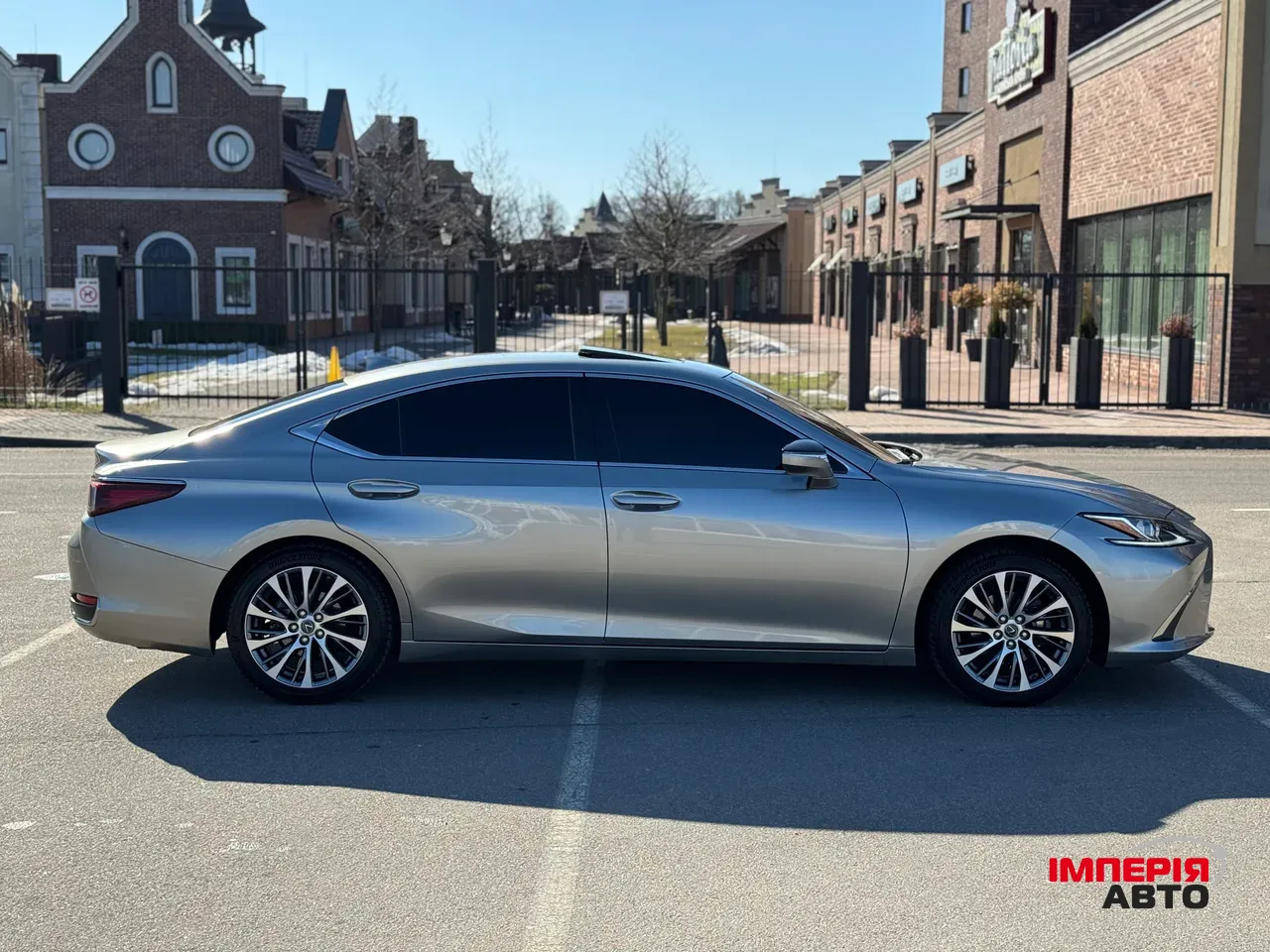 Lexus ES - фото 8