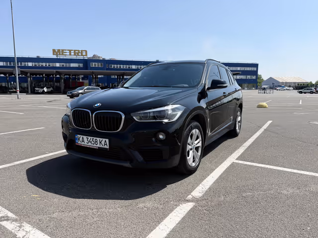 BMW X1 - фото 1