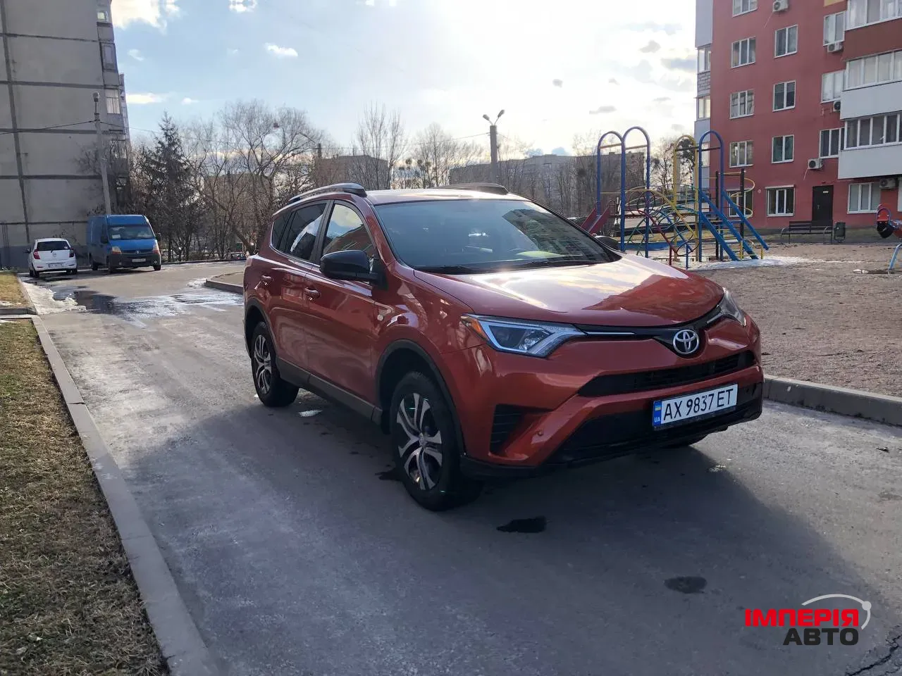 Toyota RAV4 - фото 5