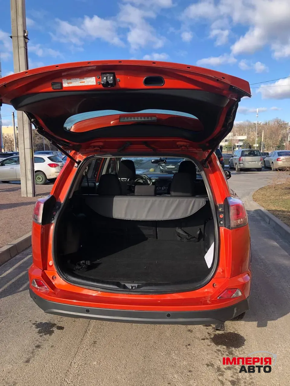 Toyota RAV4 - фото 8