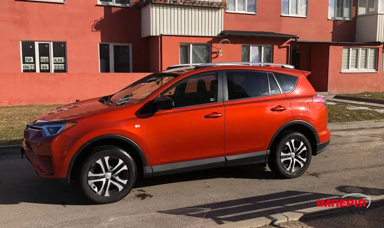 Toyota RAV4 - фото 2