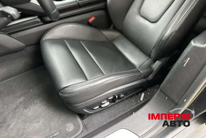 Porsche Taycan - фото 5