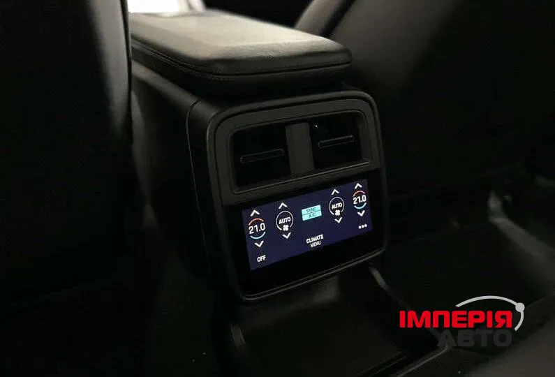 Porsche Taycan - фото 9